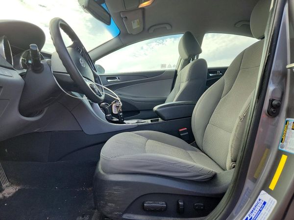 2013 HYUNDAI SONATA GLS/ GLS Popular — DENT