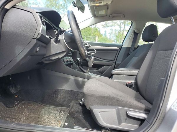2019 VOLKSWAGEN JETTA S, SE, R-Line — DENT