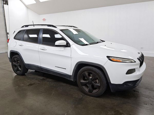 2016 JEEP CHEROKEE Latitude/Longitude/North — Passenger 3/4