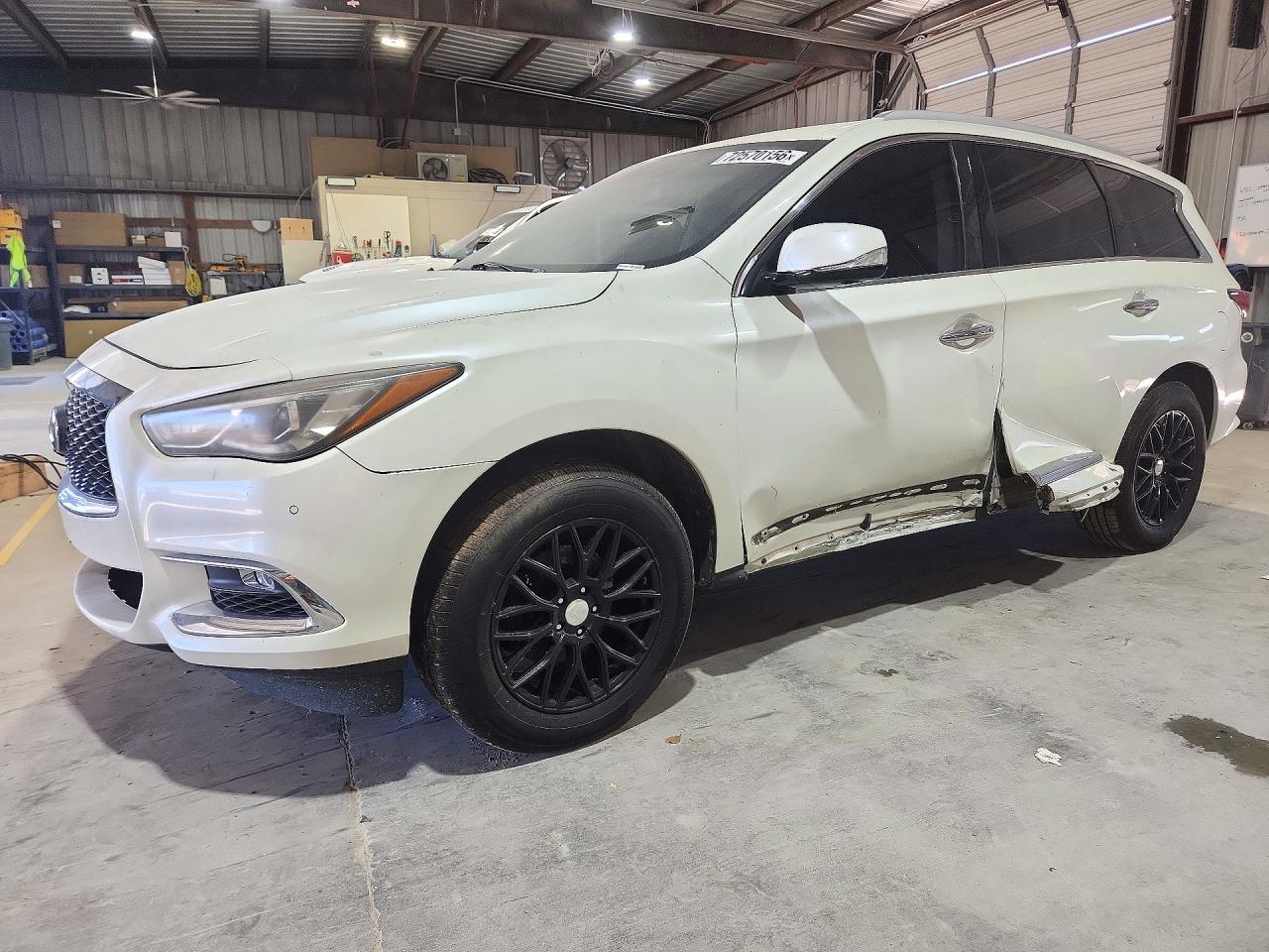 2017 INFINITI QX60 — Front 3/4
