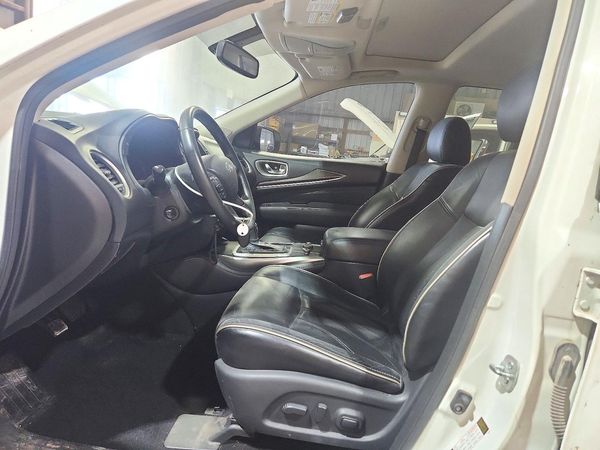 2017 INFINITI QX60 — DENT