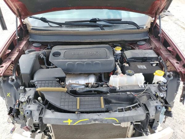 2019 JEEP CHEROKEE Latitude Plus — Engine bay