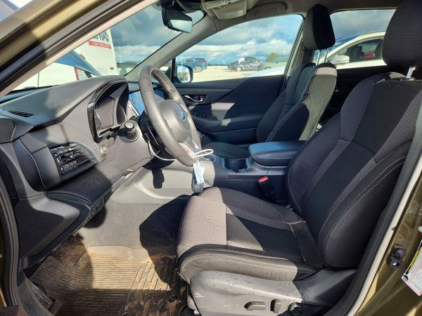 2025 SUBARU OUTBACK Premium — DENT