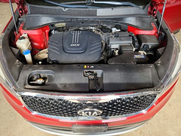 2017 KIA SORENTO EX — Engine bay