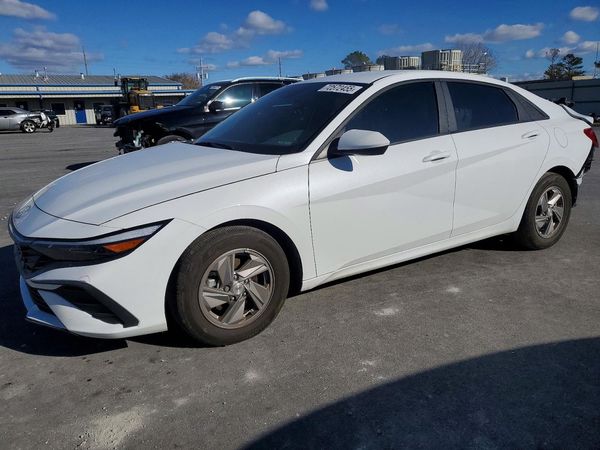 2024 HYUNDAI ELANTRA