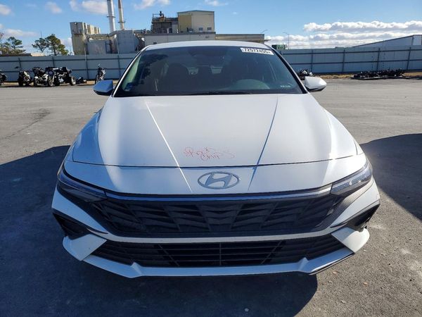 2024 HYUNDAI ELANTRA