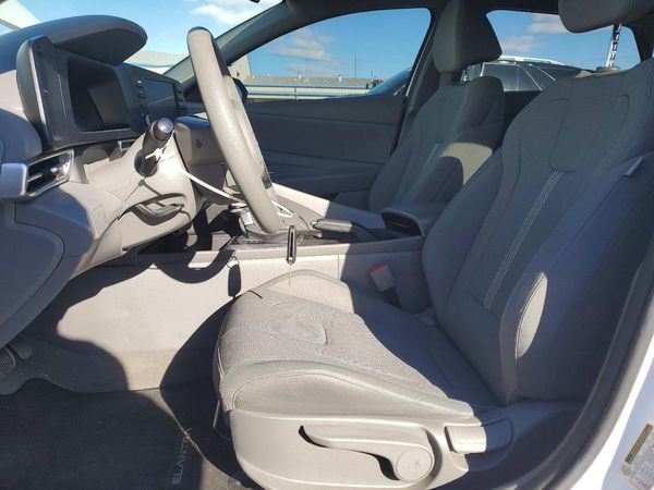 2024 HYUNDAI ELANTRA