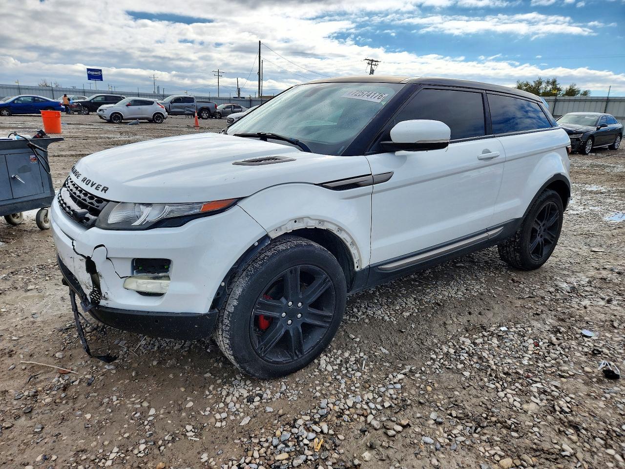 2013 LAND ROVER RANGEROVER Pure Plus — Front 3/4