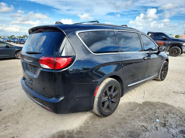 2017 CHRYSLER PACIFICA Touring L Plus — PSRA