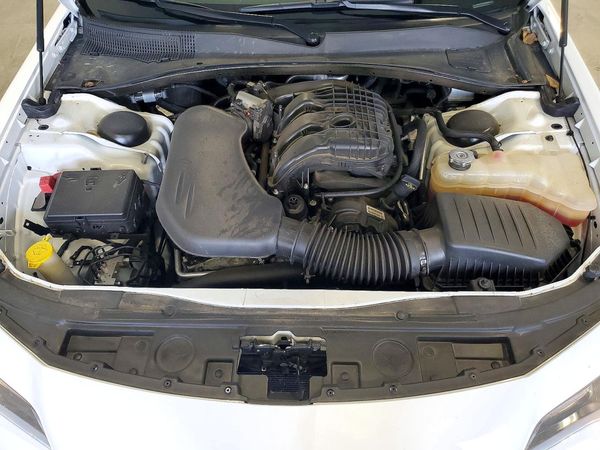 2023 CHRYSLER 300 300S — Engine bay
