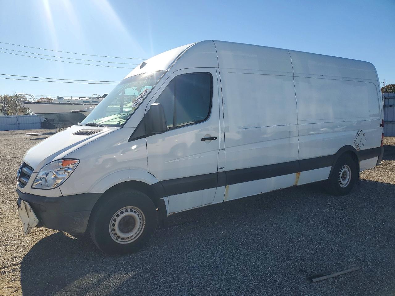 2013 MERCEDES-BENZ SPRINTER High — Front 3/4