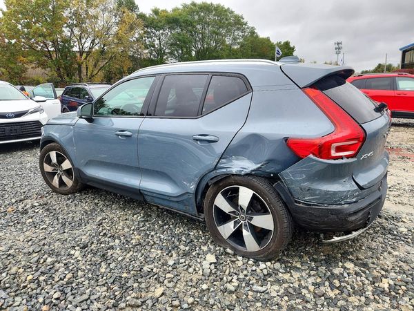 2020 VOLVO XC40 Momentum — DSRA