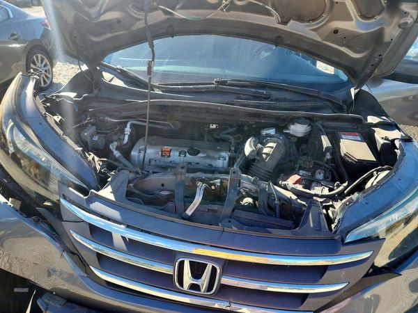 2012 HONDA CRV LX — Engine bay