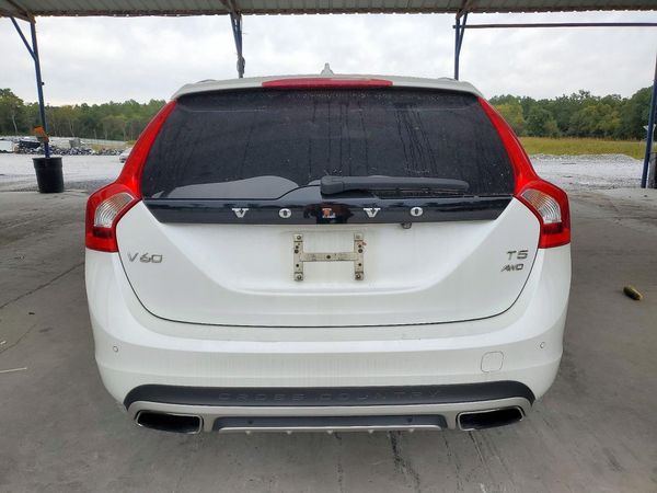 2015 VOLVO V60 CROSS COUNTRY Premier (non R design) — DIRR
