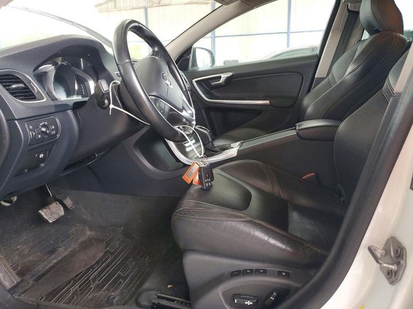 2015 VOLVO V60 CROSS COUNTRY Premier (non R design) — DENT