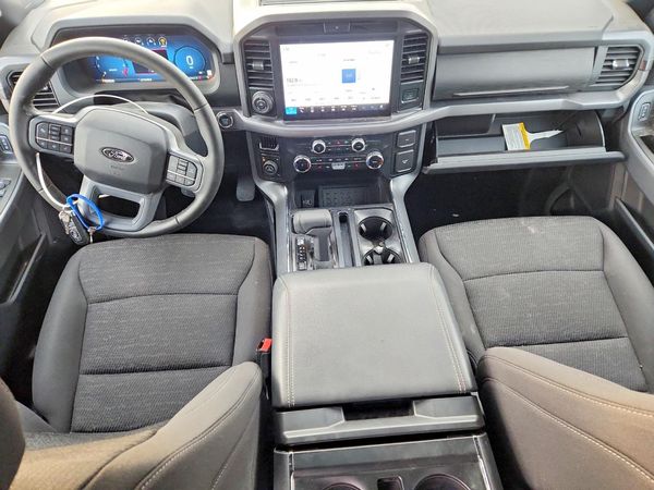 2025 FORD F150