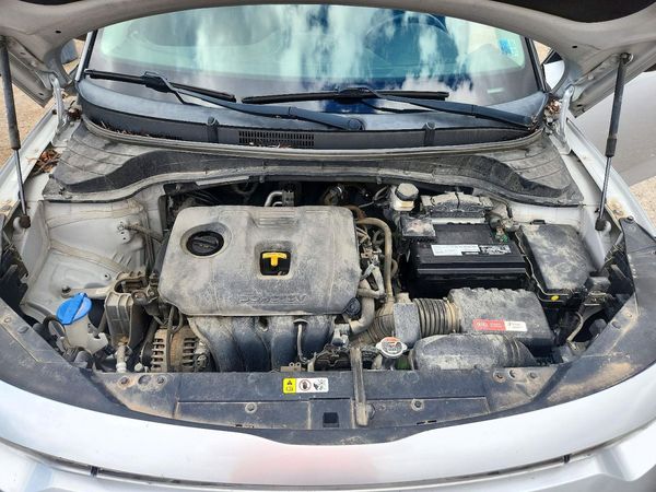 2020 KIA SOUL EX — Engine bay