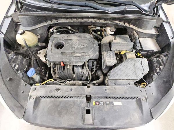 2020 HYUNDAI TUCSON — Engine bay