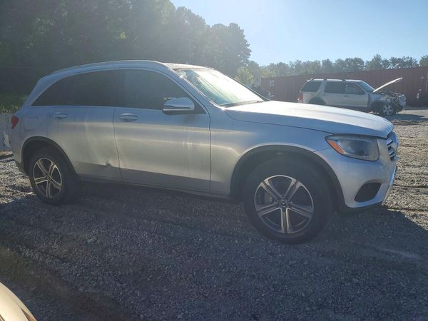 2018 MERCEDES-BENZ GLC GLC 300-4M — Passenger 3/4