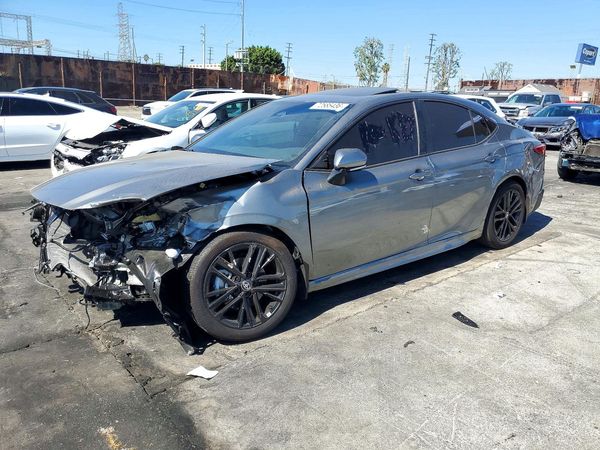 2026 TOYOTA CAMRY — Front 3/4