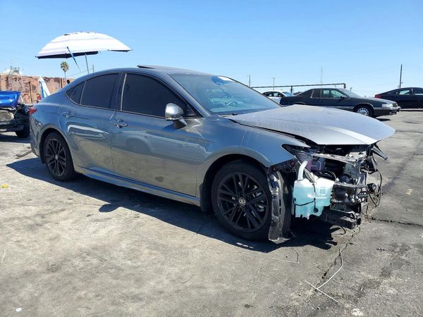 2026 TOYOTA CAMRY — Passenger 3/4