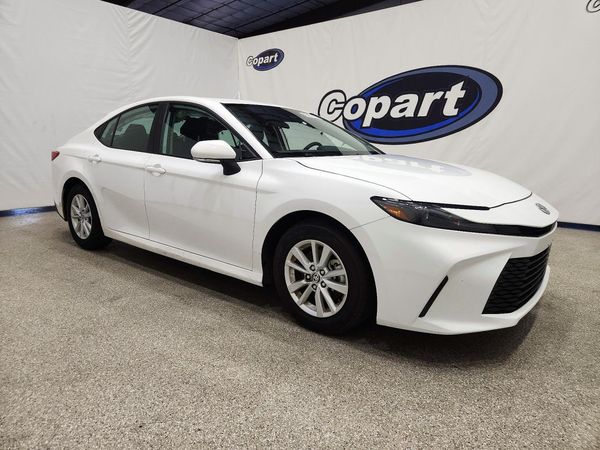 2025 TOYOTA CAMRY — Passenger 3/4