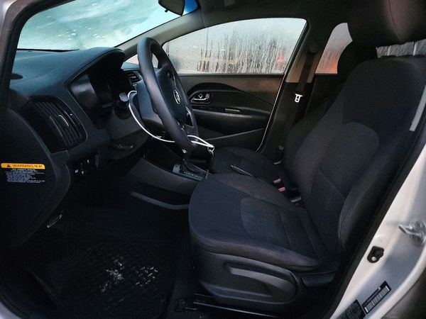 2014 KIA RIO 1.6 AT LX STD/Power — DENT