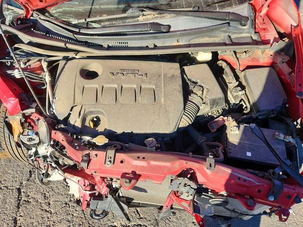 2016 TOYOTA COROLLA L/LE — Engine bay