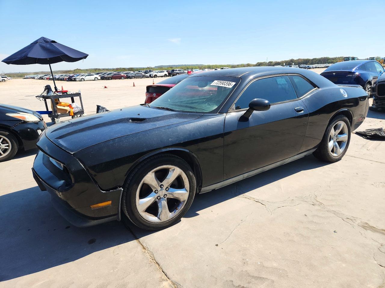 2014 DODGE CHALLENGER Base — Front 3/4