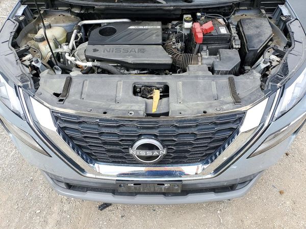 2022 NISSAN ROGUE SV — Engine bay