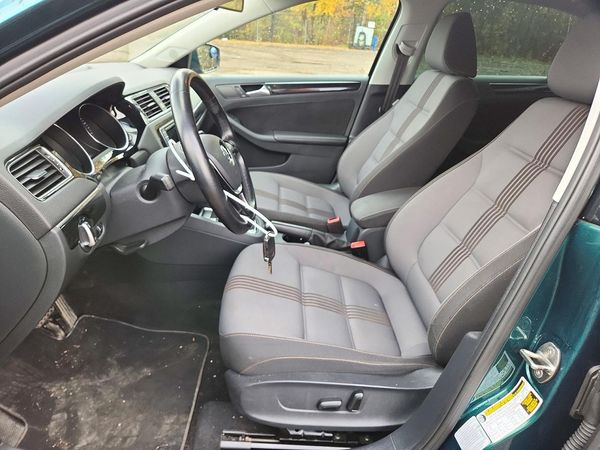 2017 VOLKSWAGEN JETTA SE — DENT