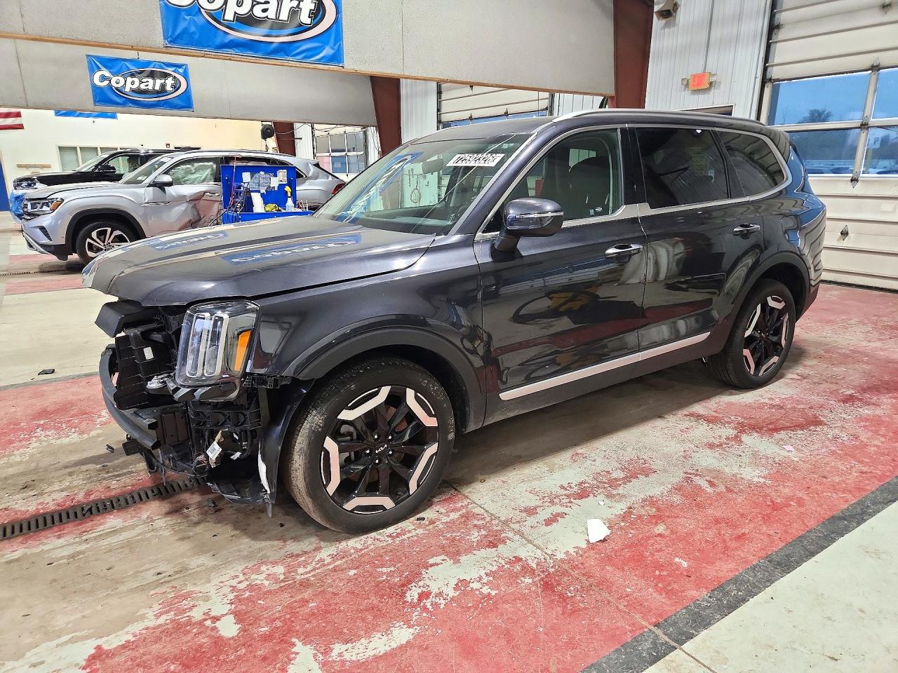 2025 KIA TELLURIDE S — Front 3/4