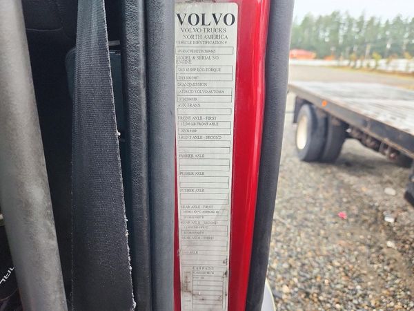 2013 VOLVO VN — GVWR