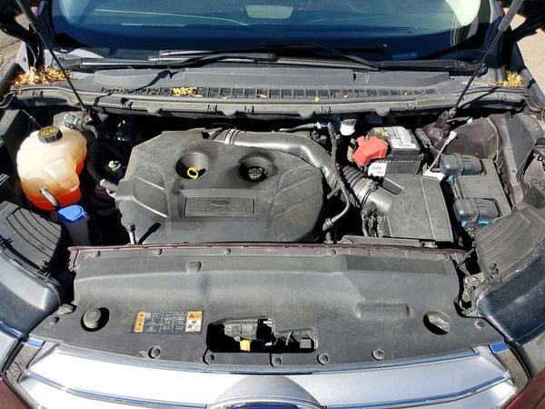 2018 FORD EDGE Titanium — Engine bay