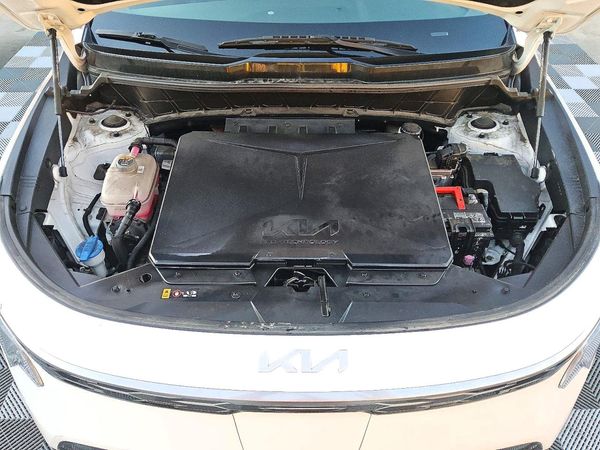 2023 KIA NIRO Wind — Engine bay