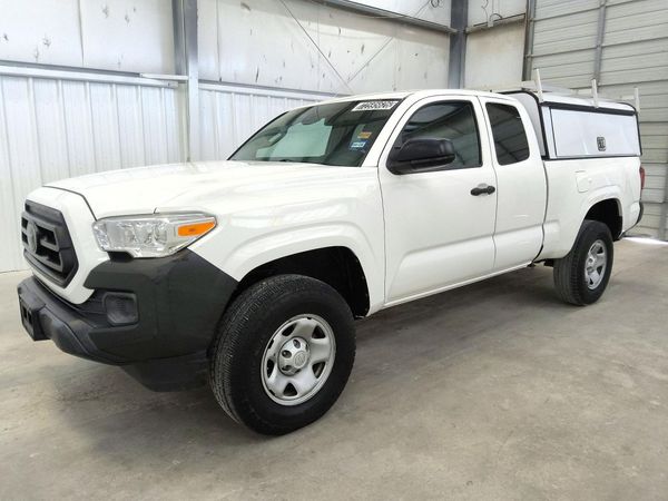 2021 TOYOTA TACOMA SR5 — Front 3/4