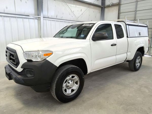 2021 TOYOTA TACOMA SR5 — Front 3/4