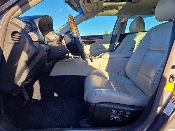 2015 LEXUS LS 460 — DENT