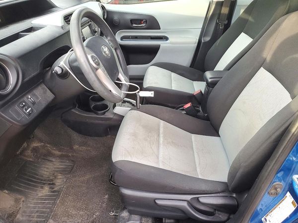 2012 TOYOTA PRIUS — DENT