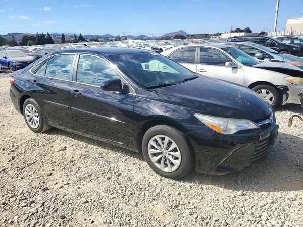 2016 TOYOTA CAMRY — Passenger 3/4