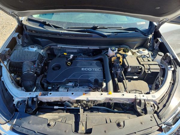 2022 CHEVROLET EQUINOX LS — Engine bay