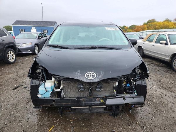 2013 TOYOTA SIENNA — DIRF