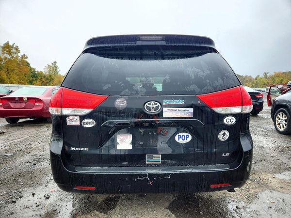 2013 TOYOTA SIENNA — DIRR