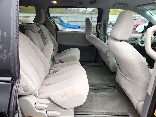 2013 TOYOTA SIENNA — PSRS
