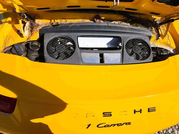 2015 PORSCHE 911 — Engine bay