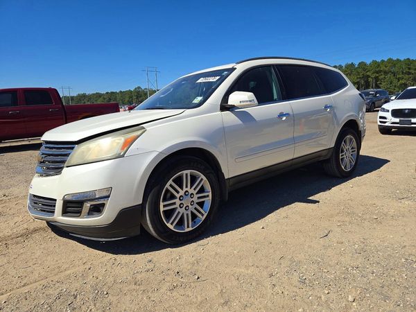 2014 CHEVROLET TRAVERSE 1LT — Front 3/4