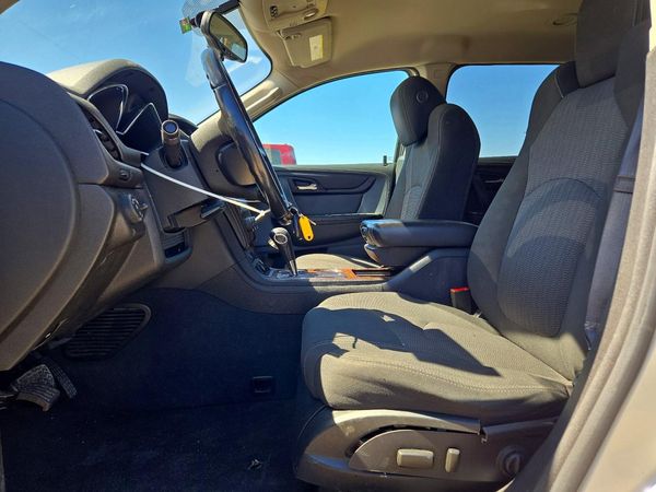 2014 CHEVROLET TRAVERSE 1LT — DENT