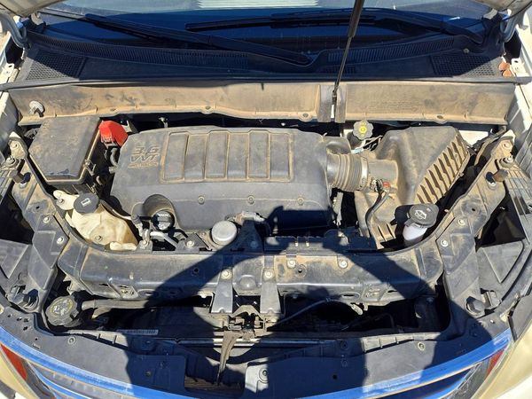 2014 CHEVROLET TRAVERSE 1LT — Engine bay