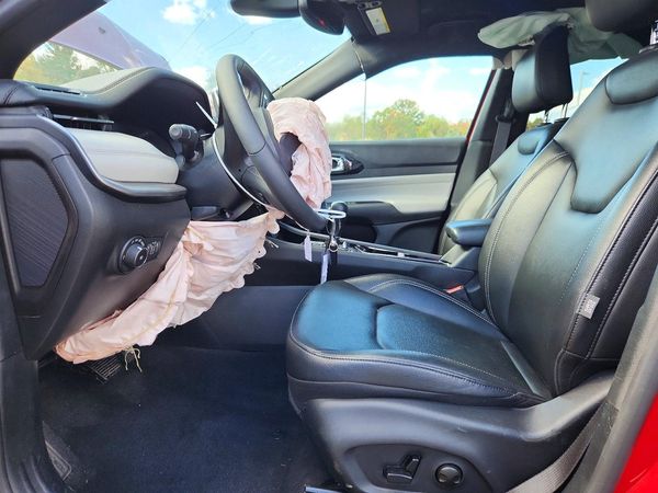 2025 JEEP COMPASS Limited — DENT