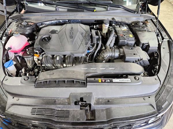 2026 KIA K5 LXS — Engine bay